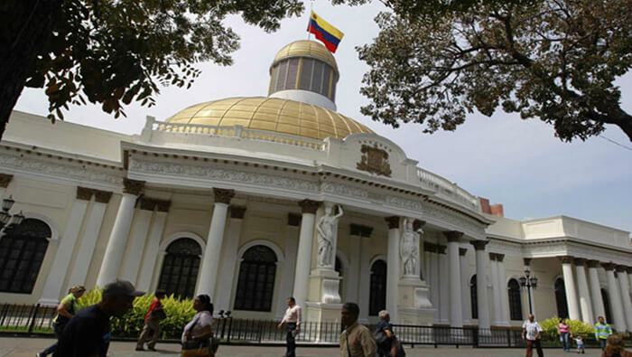 PRIVILEGIO DEL PARLAMENTO Y PRERROGATIVAS DEL PARLAMENTARIO COMO MECANISMOS DE AUTONOMÍA INSTITUCIONAL